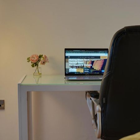 Stylish 2 Bed Apt 18 - City Centre, Free Parking, Espresso Machine & Netflix - Hosted By Stay Host Save Sheffield Luaran gambar
